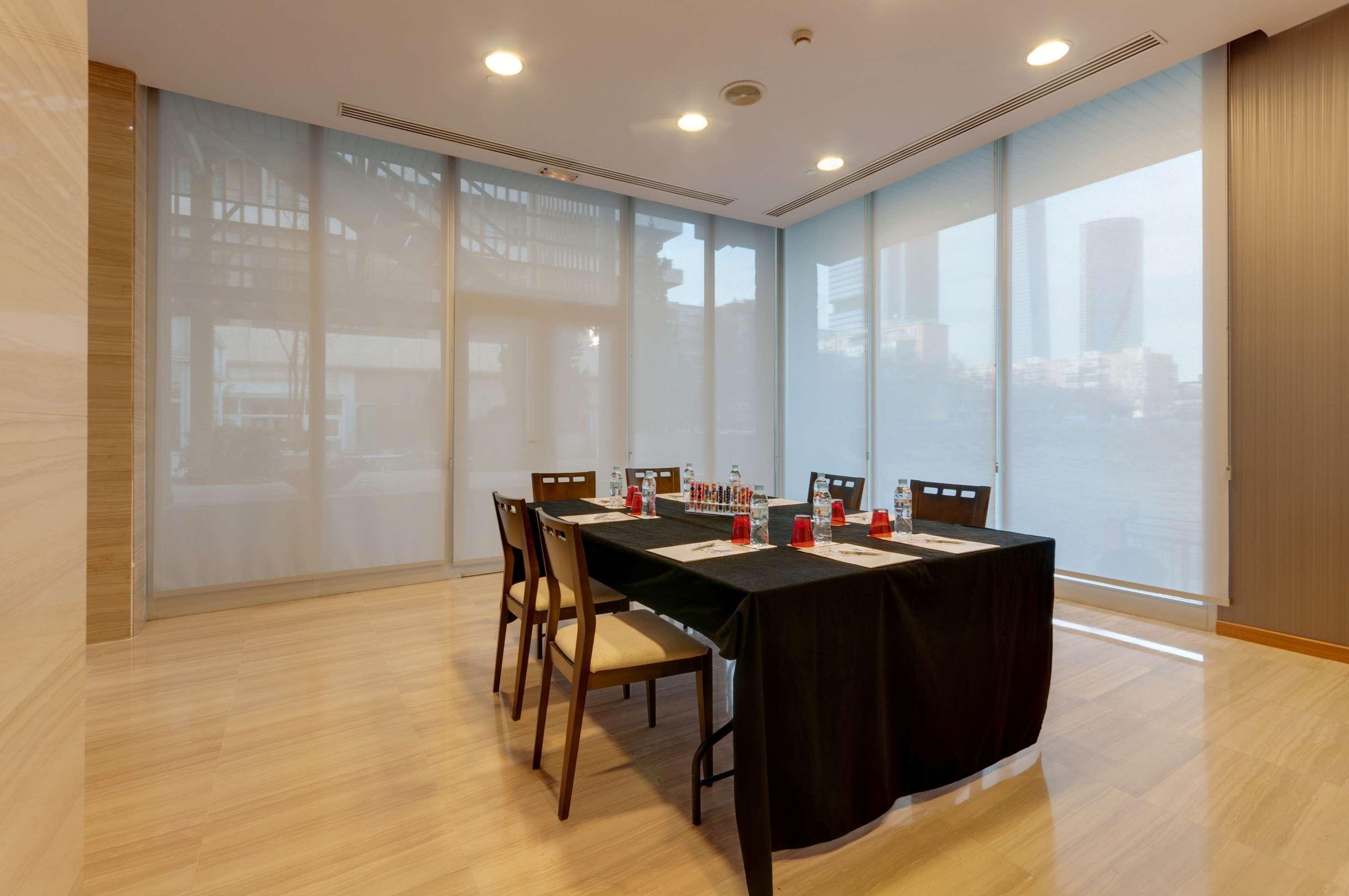 Hotel Madrid Chamartin, Affiliated By Melia Business foto